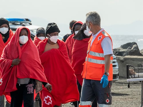 Colpo di scena sui migranti, i busti del Duce e Blanco: quindi, oggi...