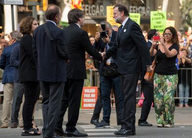 Barcellona in piazza per la pace dopo la strage sulla rambla 10