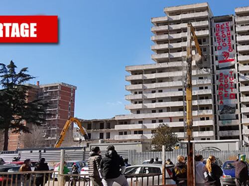 Scampia, è finita l’attesa: iniziata la demolizione della vela verde