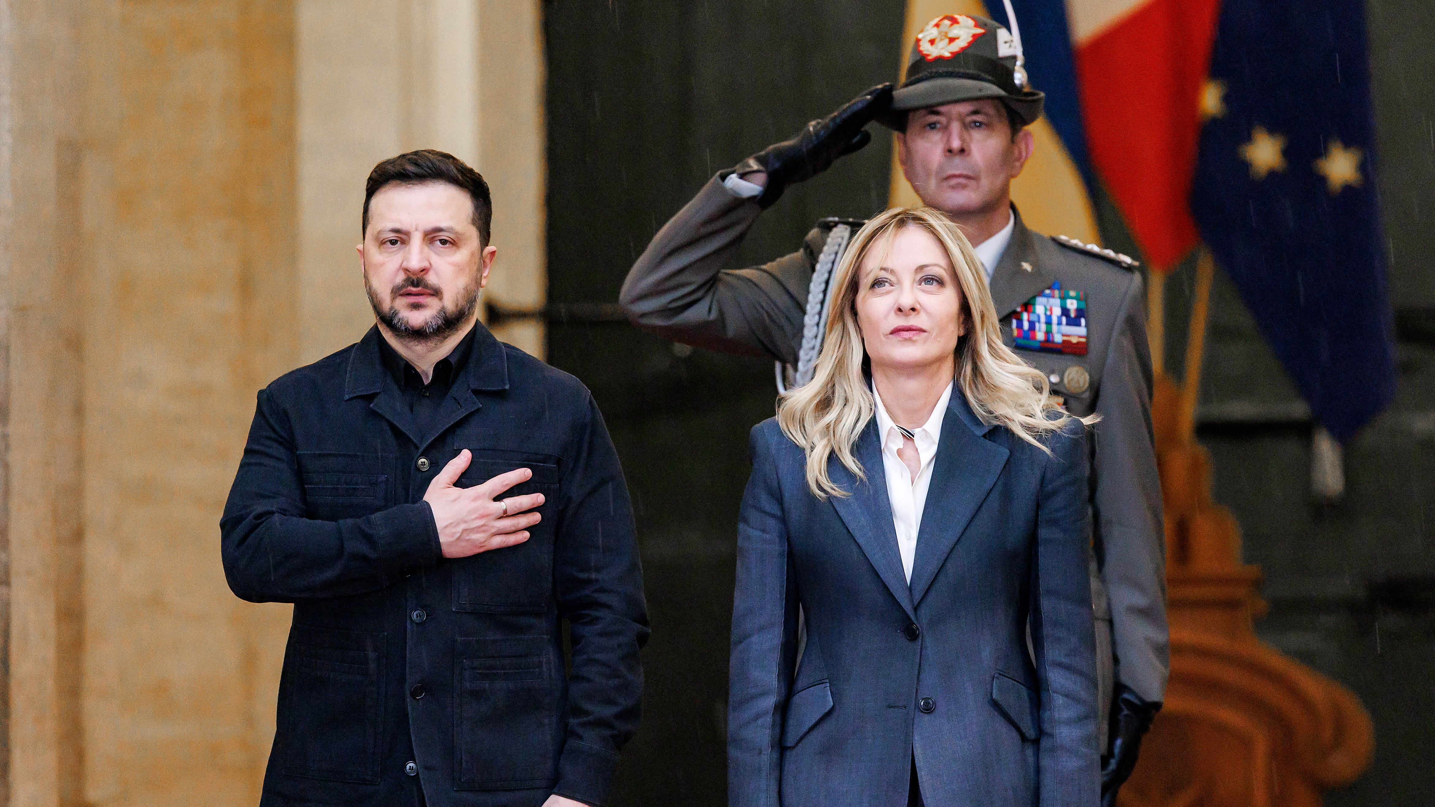 Meloni riceve Zelensky: "Italia pronta a fare la sua parte, Occidente diviso regalo a Mosca"