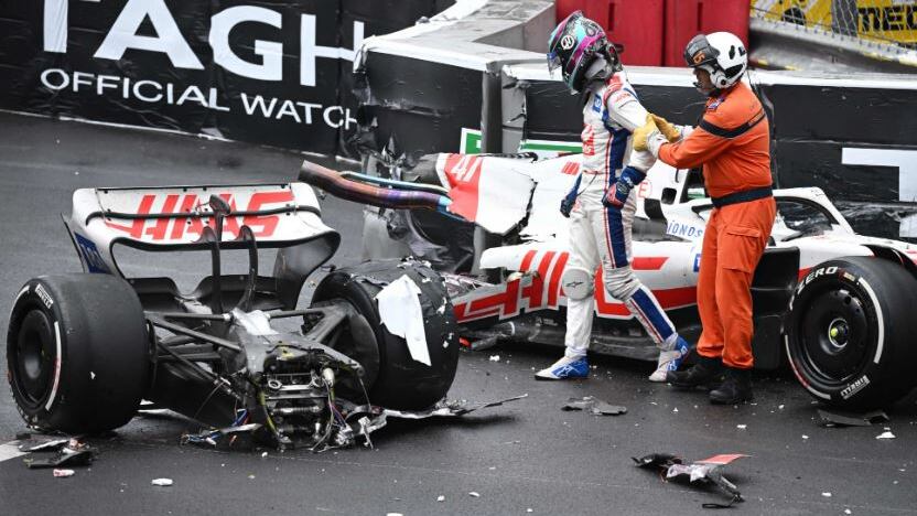 Terribile incidente per Mick Schumacher: macchina spezzata in due ma lui è illeso