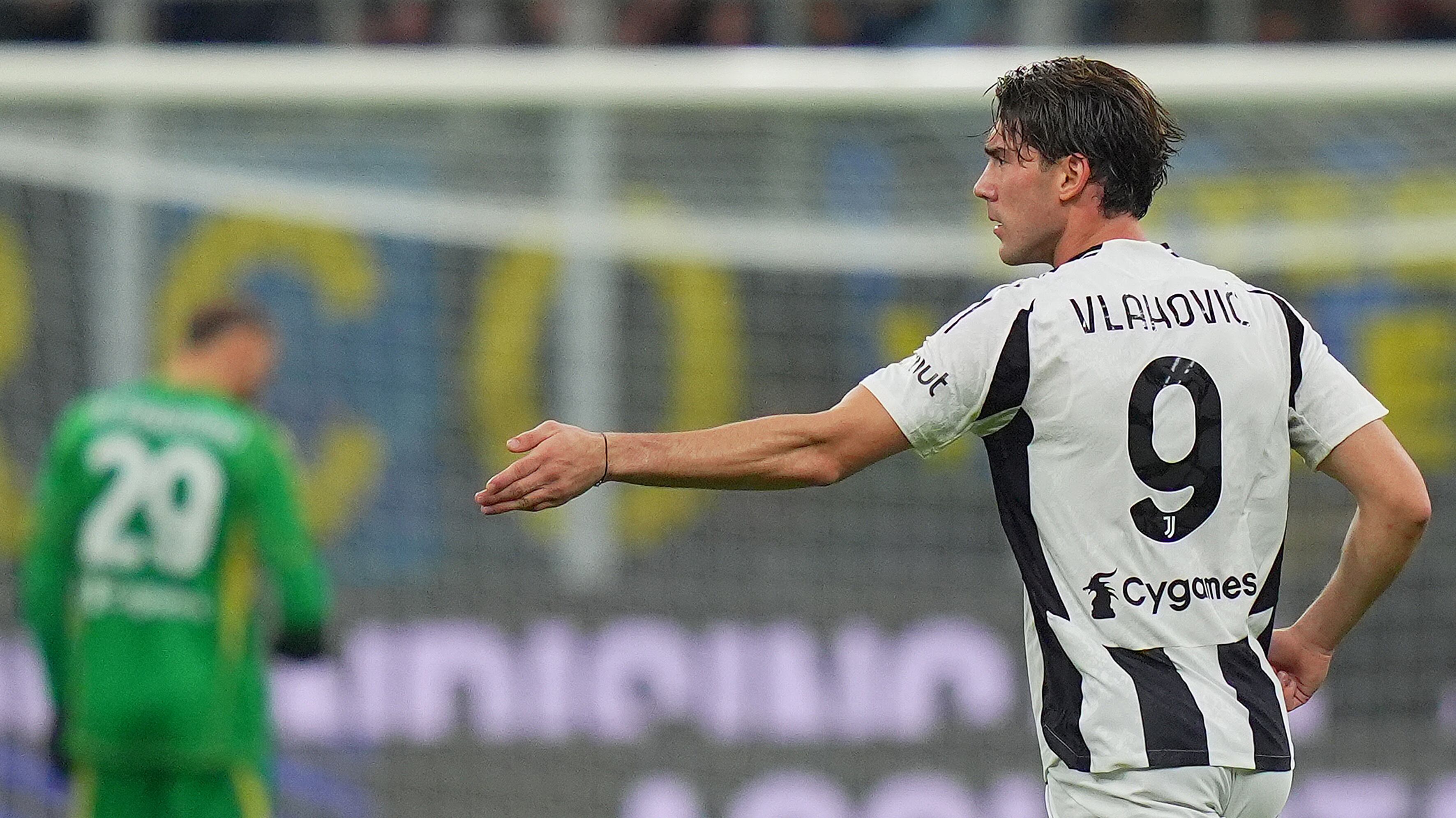 Comolli alza la voce nel caos Juventus. Vlahovic in vendita solo per 20 milioni