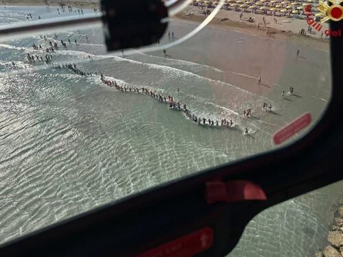 Trovato nella notte il corpo del bimbo di 6 anni sparito in spiaggia: "Era poco lontano da riva"