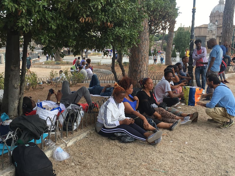 I migranti occupanti in piazza Venezia 3