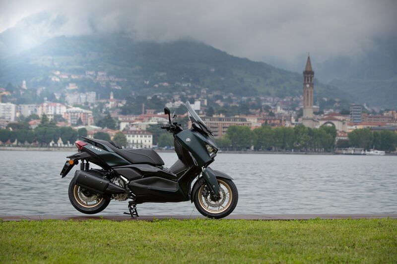 Yamaha XMAX 300 Tech Max: guarda la gallery 6