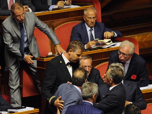 Senato, cinque giorni di sospensione a Barani e D'Anna