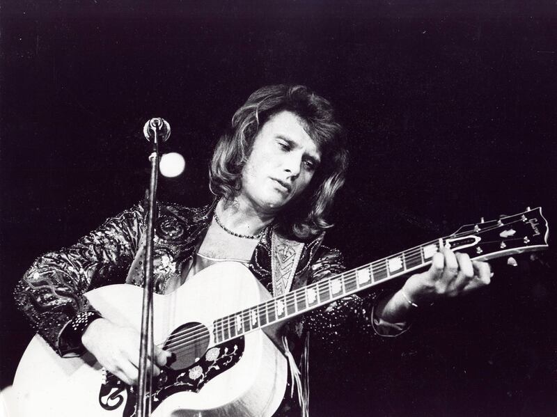 La Francia piange Johnny Hallyday 1