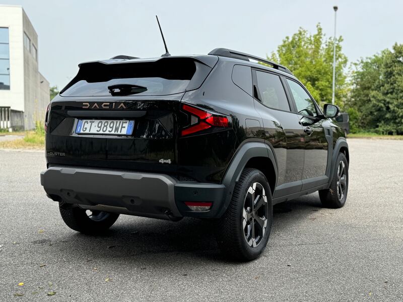 Dacia Duster 2024: guarda la gallery del SUV 4x4 mild-hybrid 9