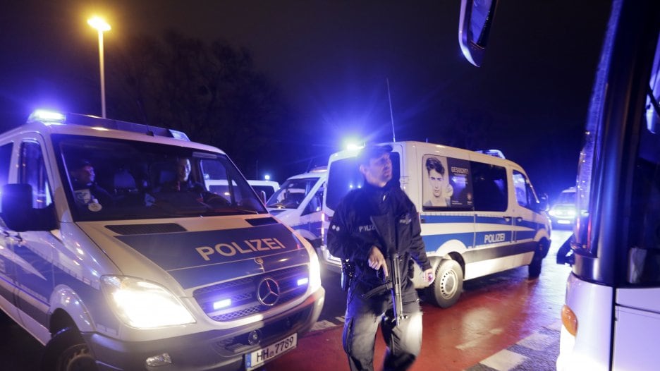 Berlino, blitz in due moschee: "Sventato un attentato"