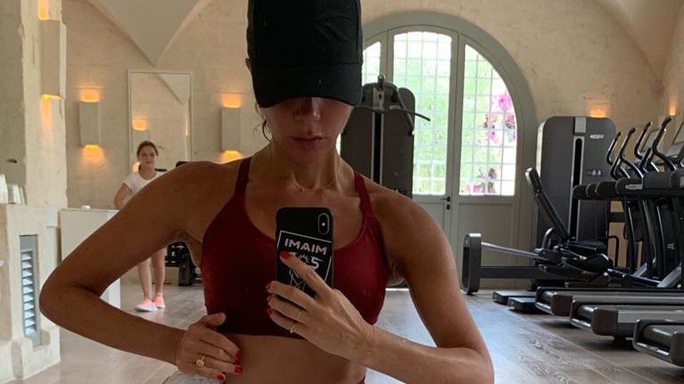 Victoria Beckham si dà allo yoga su Instagram