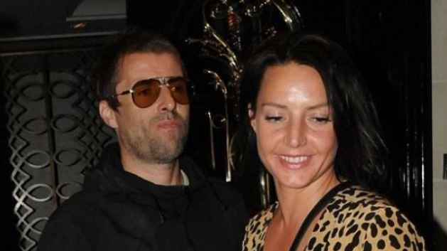 L'ex cantante degli Oasis aggredisce la sua fidanzata