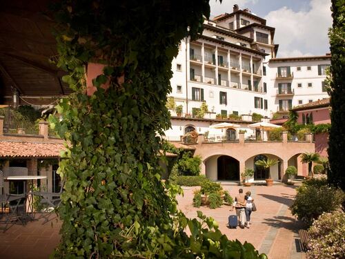 Dirigenti Asl nel resort di lusso: 500 euro a testa per due giorni