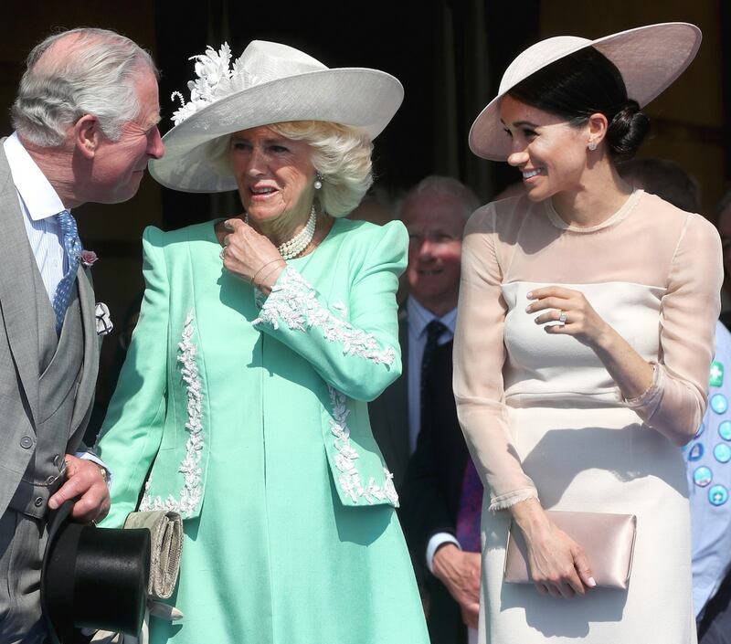 Meghan Markle solare alle celebrazioni per Carlo 5