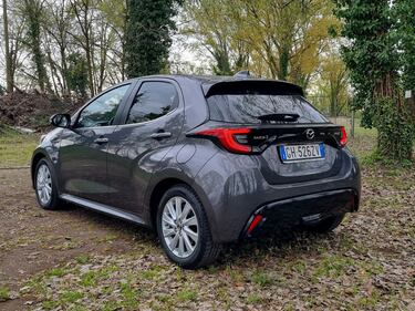 Mazda2 Hybrid prova su strada: guarda le foto 8