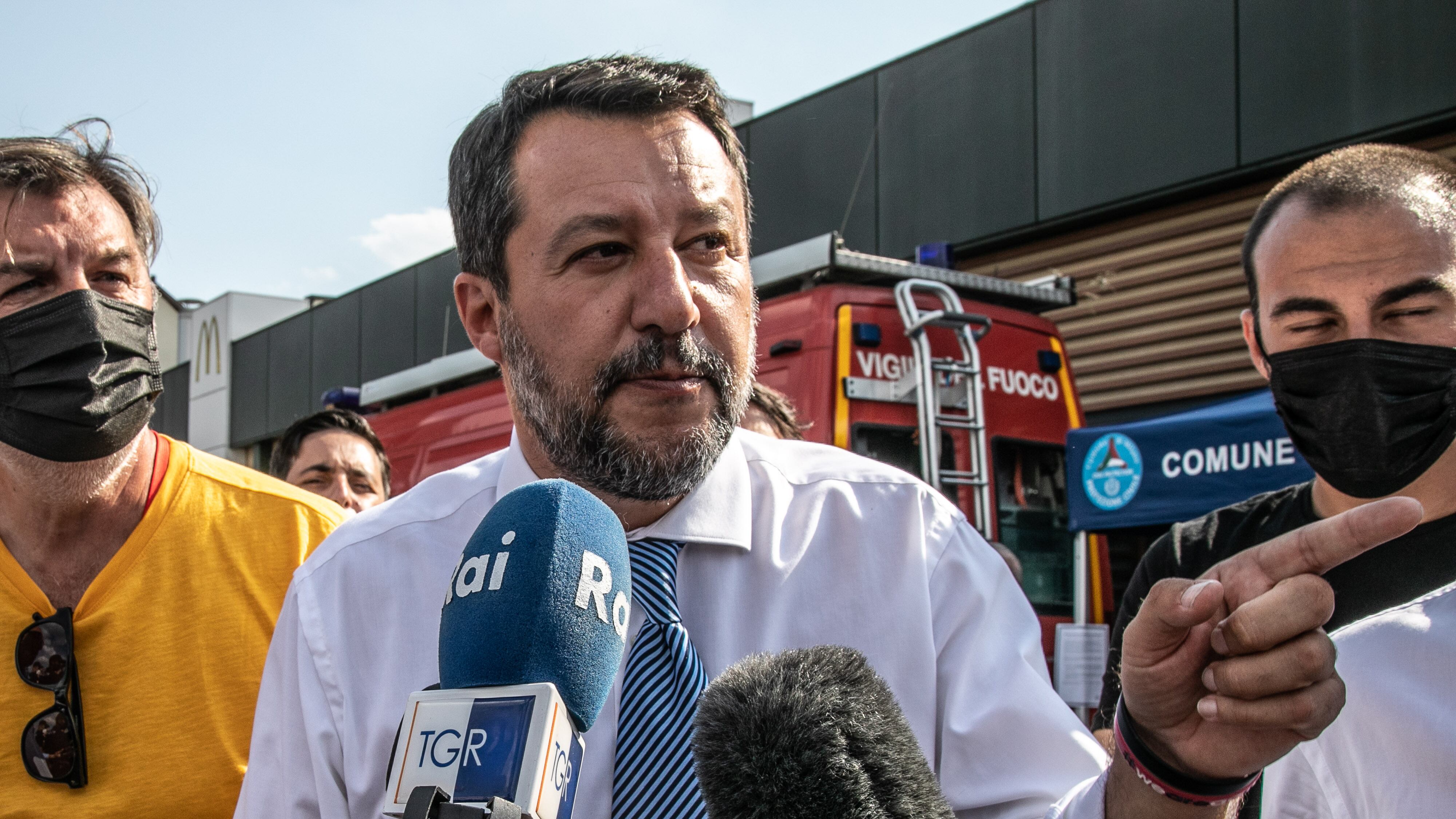 "Come si permette...", "Da Berlinguer a Fedez": scontro tra la sinistra e Salvini