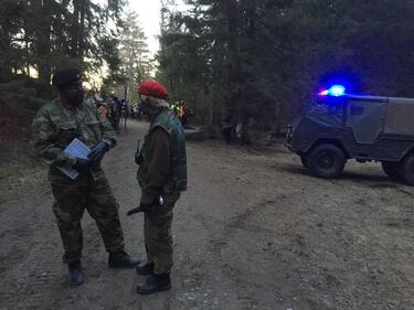 Nel campo dove si gioca a fingersi profughi 13