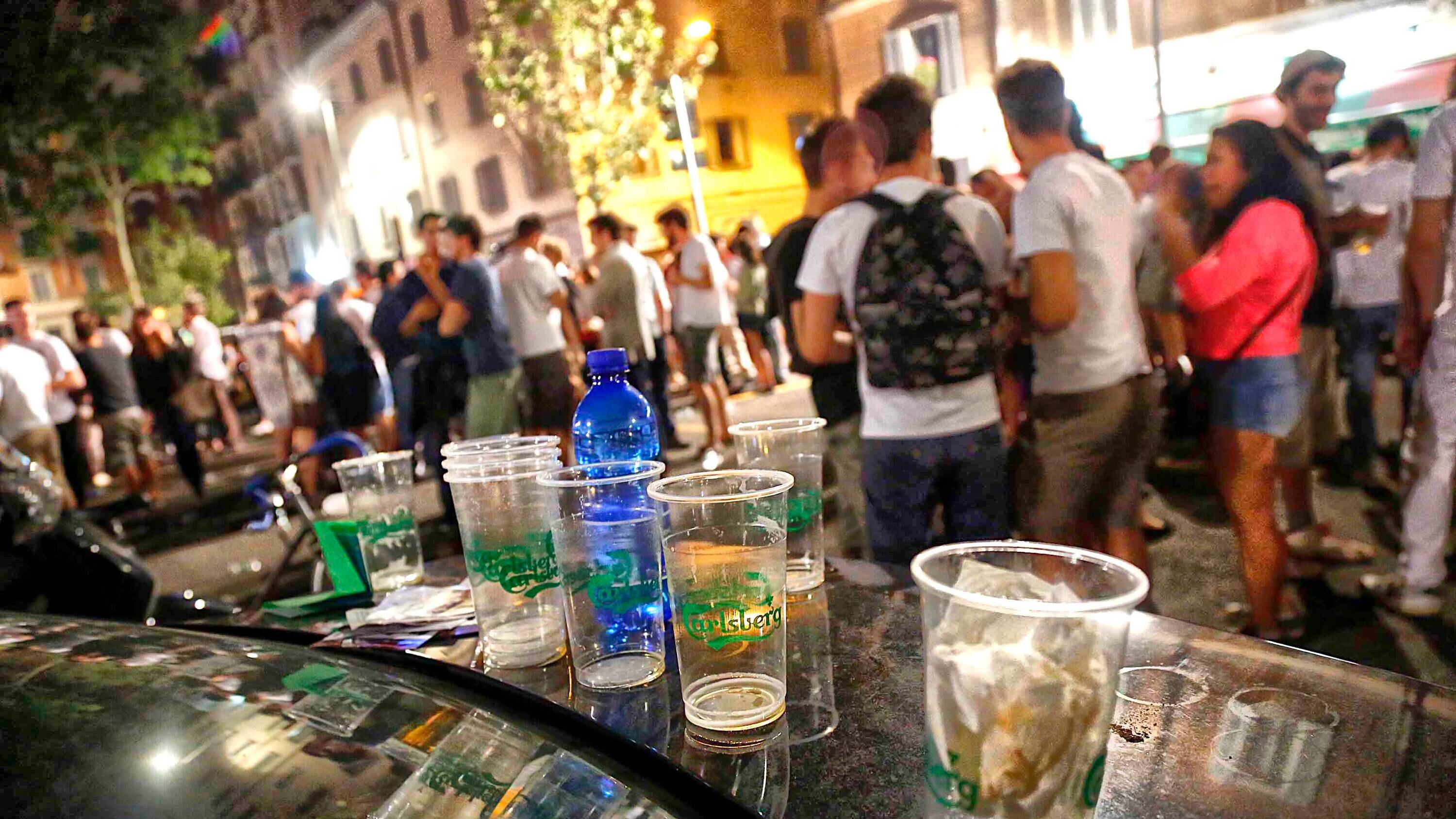 Locali contingentati e limiti orari ai dehors contro la malamovida
