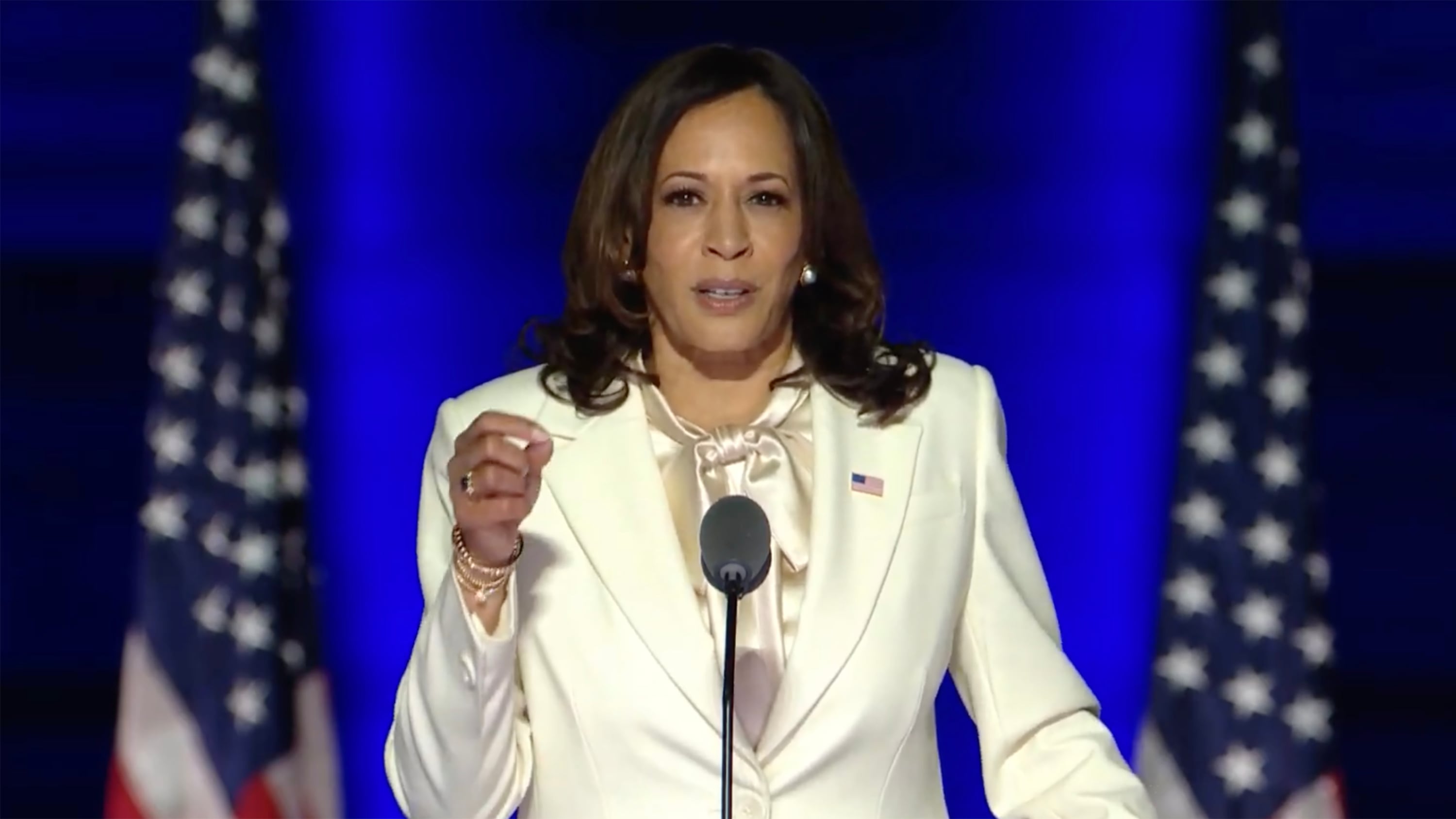 Kamala, presidente di fatto ma scrittrice soporifera