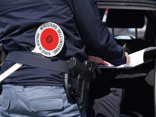 "I rapporti sadomaso...". Così il vicino di casa ha plagiato una 15enne
