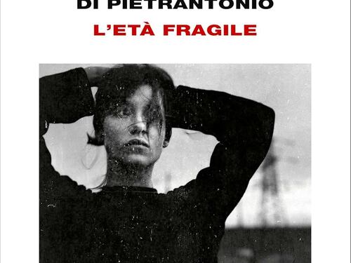 "L'età fragile" è proprio stregata. E vola in vetta