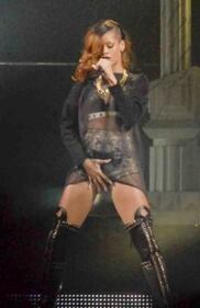 Rihanna e il balletto hot 3