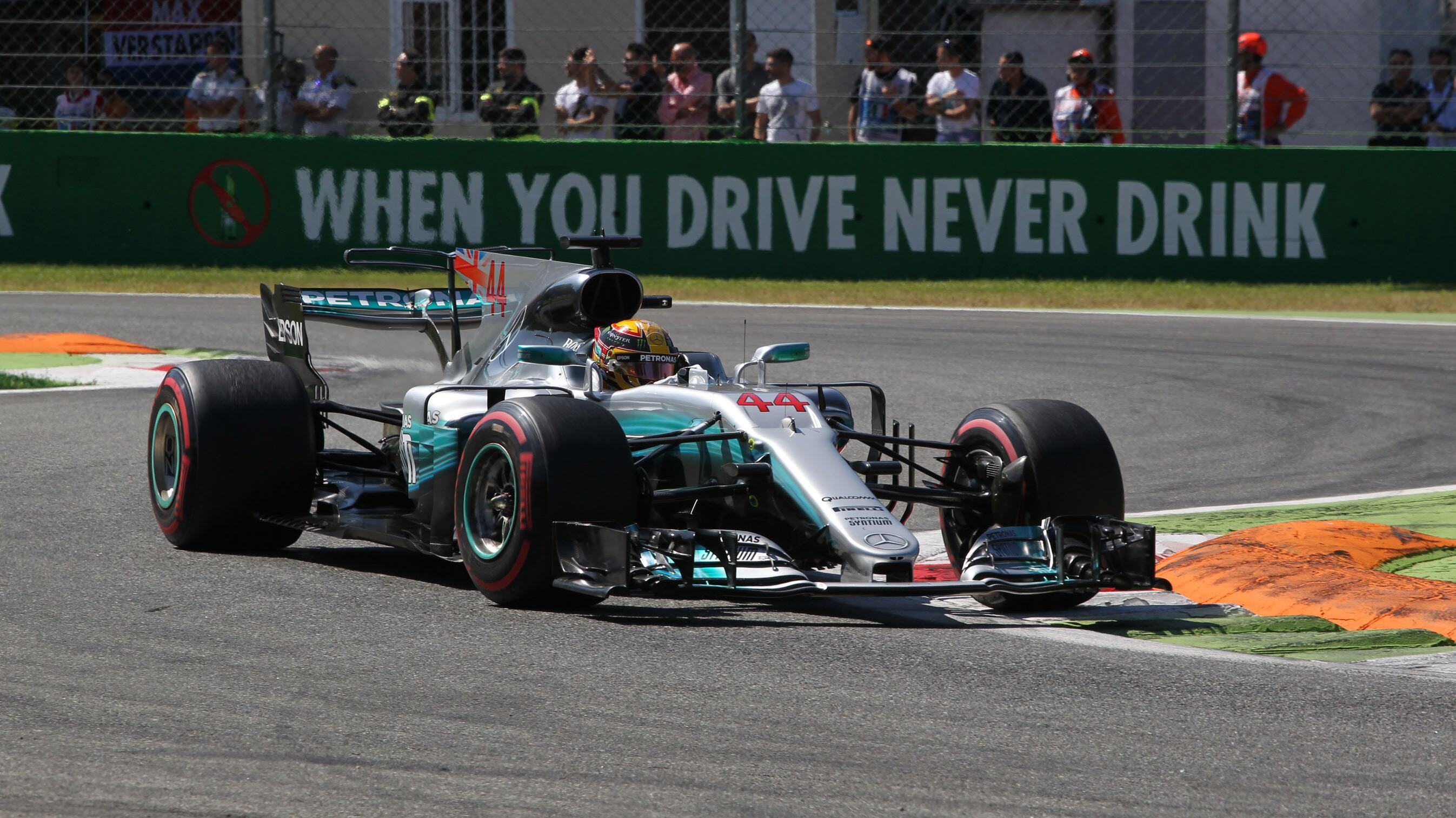 Gp Monza, trionfa Hamilton davanti a Bottas. Vettel terzo