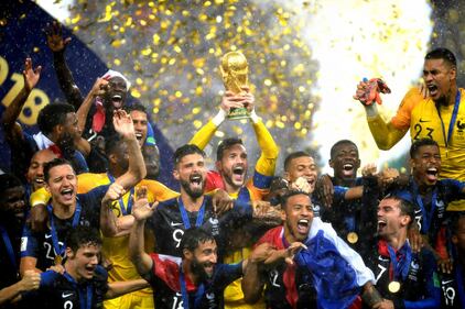 La Francia solleva la Coppa del Mondo: tutte le foto della festa  9