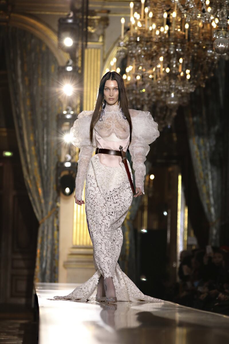 Bella Hadid, foto hot 11