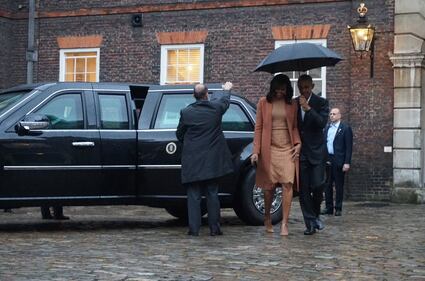 Il principino George stringe la mano a Obama 3