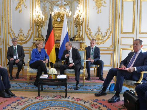 Dagli accordi di Budapest a quelli di Minsk: Mosca e tutti i trattati diventati carta straccia