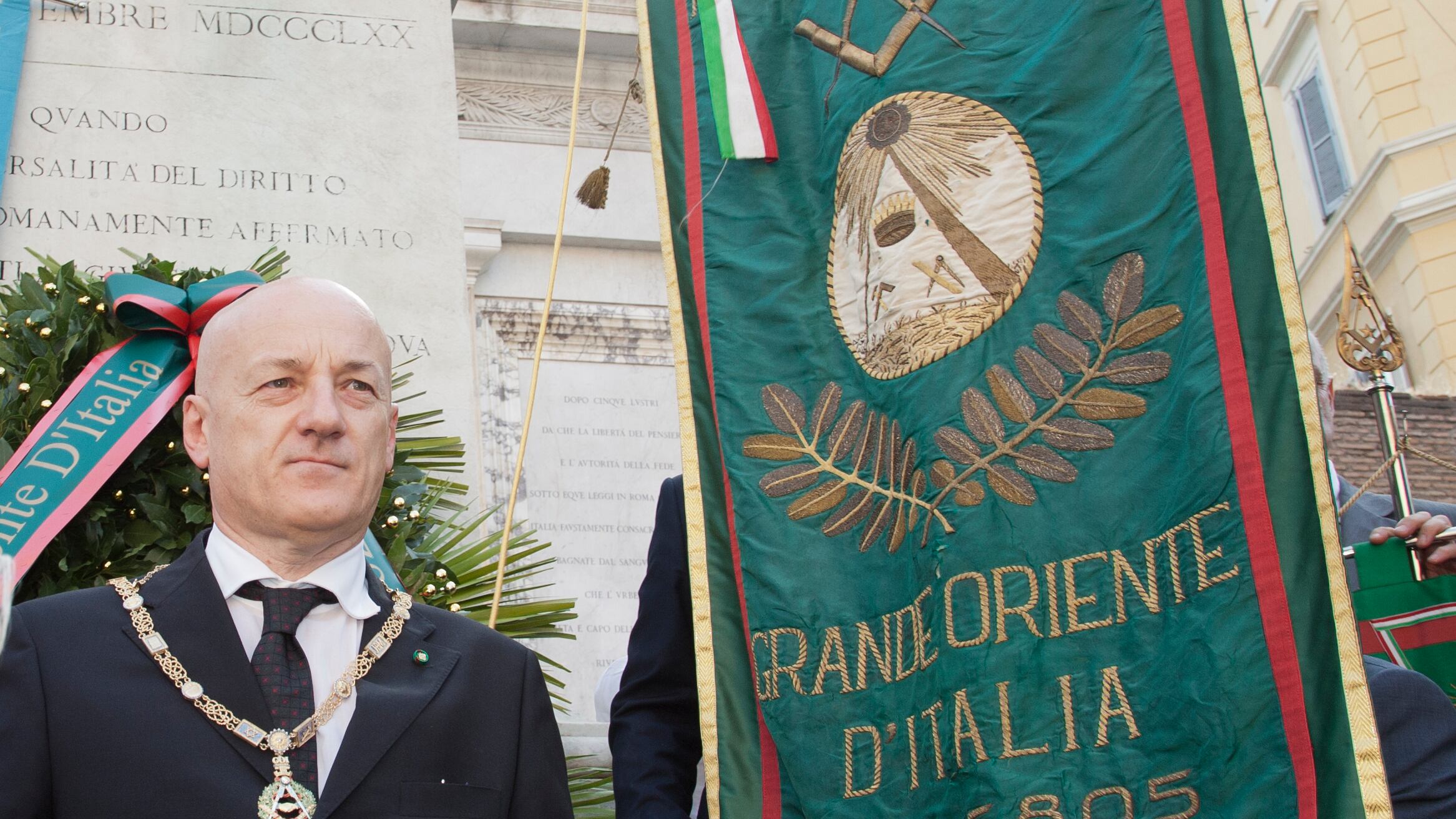 "La massoneria e le banche: sono tutte bischerate"