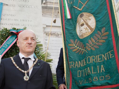 Massoni, niente commissario Il giudice dà ragione al delfino del Gran maestro uscente Bisi