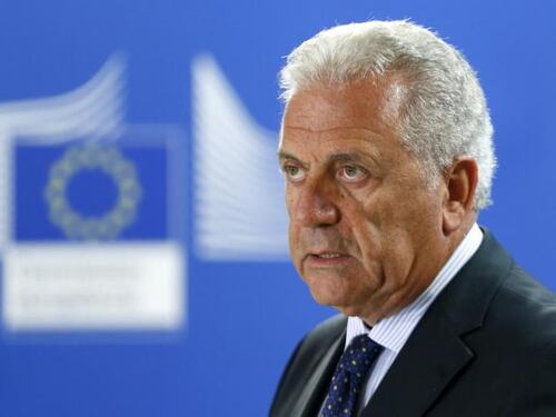 L'Ue adesso sfida il governo: "Ci attacca? Si spara sui piedi"