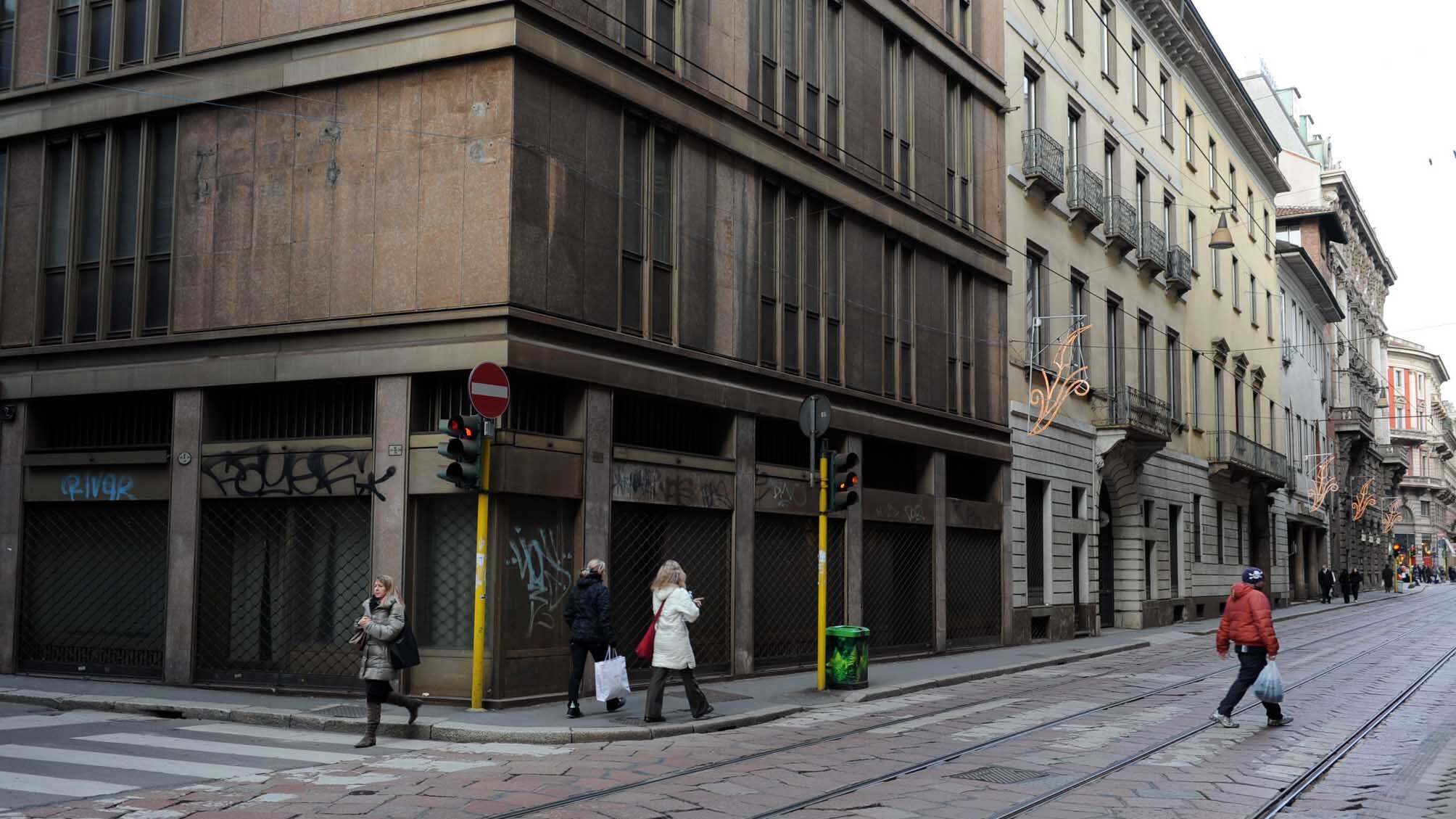 La via rimasta senza negozi nella capitale dello shopping