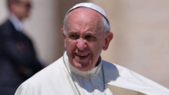 Ora Bergoglio vuole "cancellare" l'eredità di papa Benedetto XVI