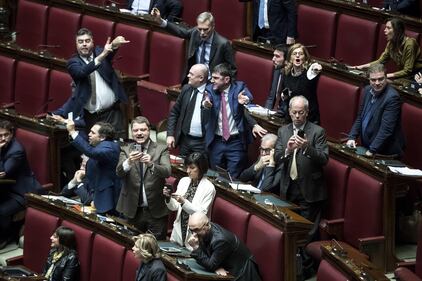 Fiano dà in escandescenze in Aula 9
