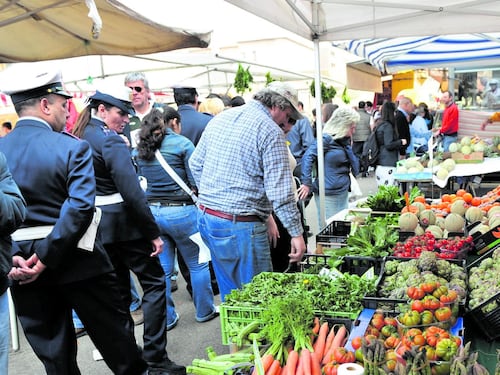 Troppi banchi e scippi. "Ora il Vigile di mercato"
