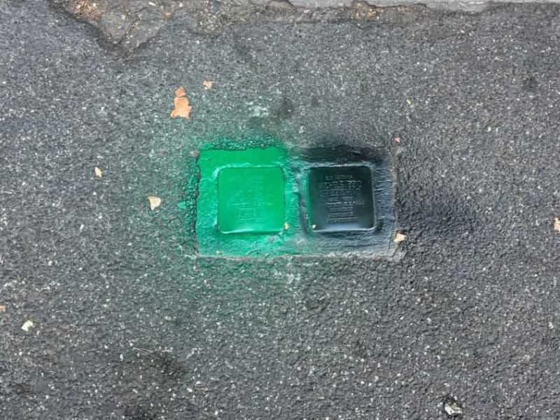 Roma, vandalizzate le pietre d’inciampo di due ebrei deportati ad Aushwitz