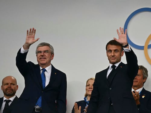 Pronti, via: figuraccia francese