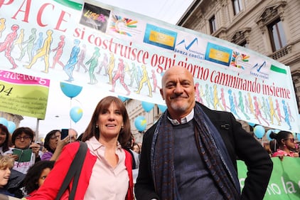 Milano, le immagini della manifestazione "People, prima le persone" 1