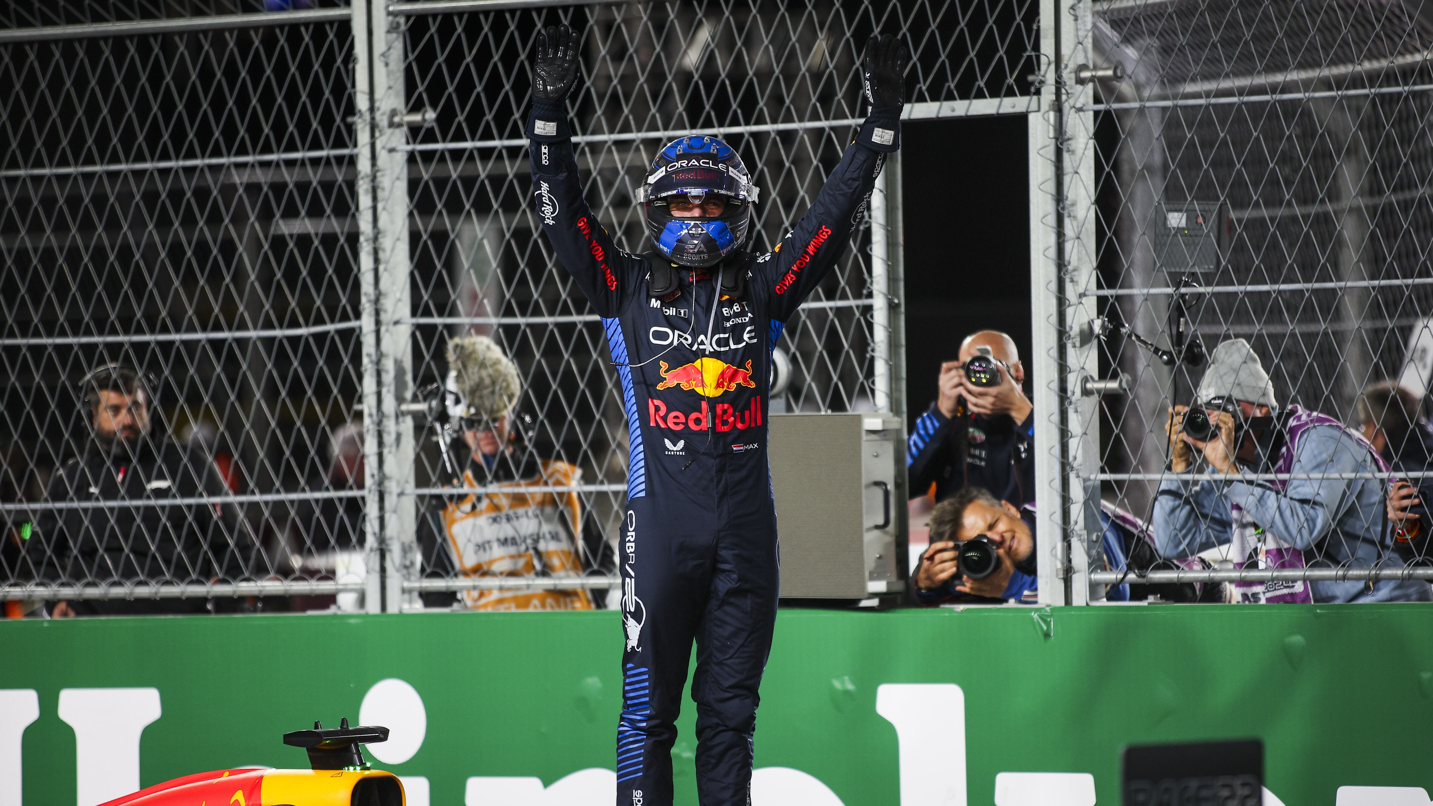 Max Verstappen quattro volte re. Ma non paragonatelo a Fangio, Schumi o Hamilton