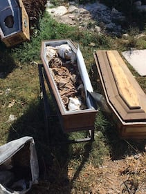 Lecce, discarica abusiva di bare e vestiti di morti 1