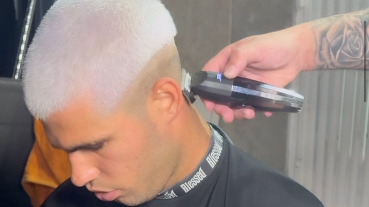 Alcaraz diventa biondo platino: il motivo del cambio di look dopo la vittoria contro Sinner