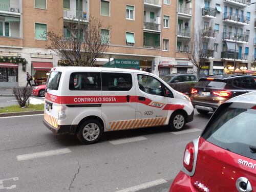 Attenzione all'"occhio di falco": quando rischi la multa anche se hai pagato il parcheggio