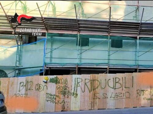 Frasi offensive verso forze dell'ordine e Chiesa, denunciati tre giovani