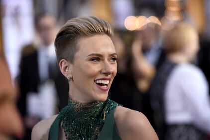 Oscar, Scarlett Johansson sfoggia il look rasato 6