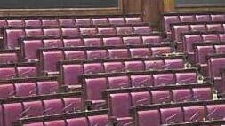 Riarmo, il centrosinistra si fa la guerra in un'Aula deserta