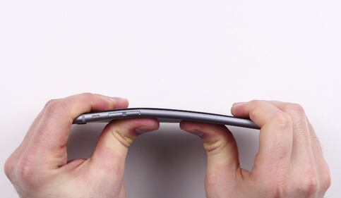 E' già "bend gate". L'iPhone6 si piega in tasca 7