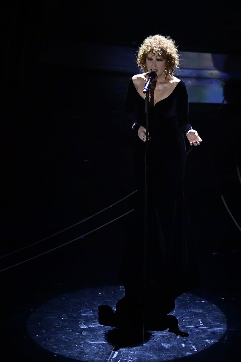 Sanremo 2024: ecco il look della finalissima del Festival di Fiorella Mannoia 2