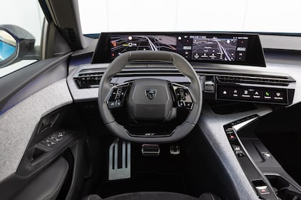 Peugeot e-3008: guarda tutte le foto 3